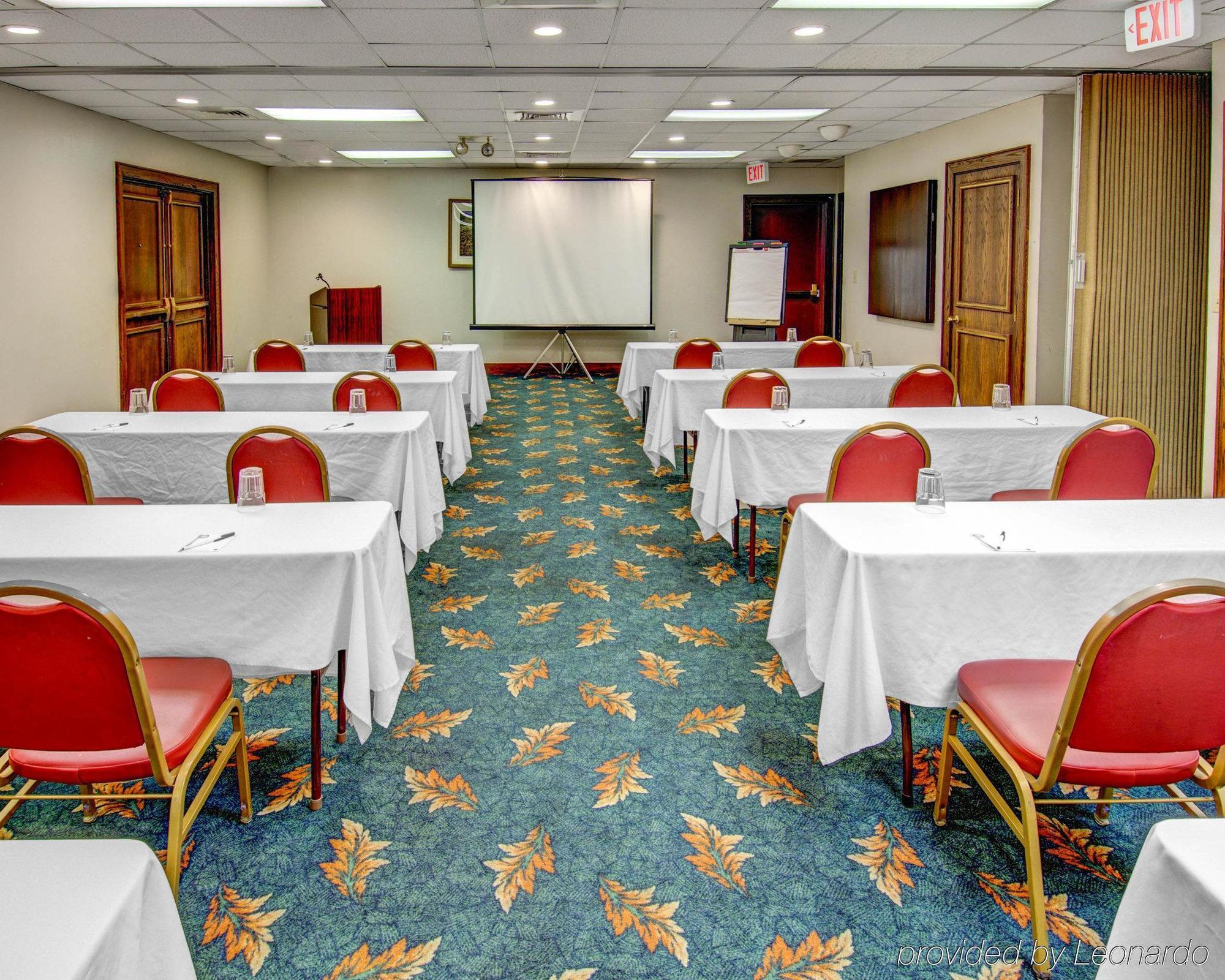 Quality Suites Роквил Екстериор снимка