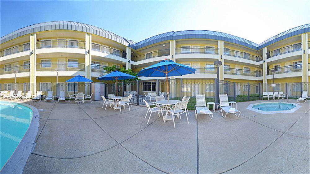 Quality Suites Роквил Екстериор снимка